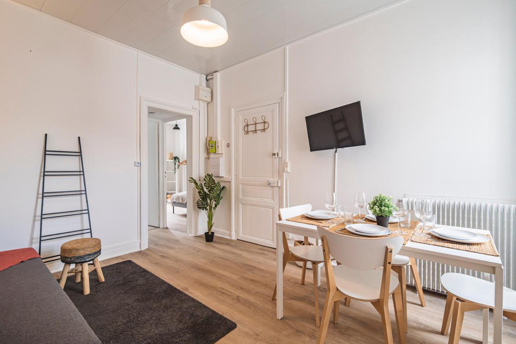 Le Zola - Charmant 2 Chambres - Centre Gare Реймс Экстерьер фото